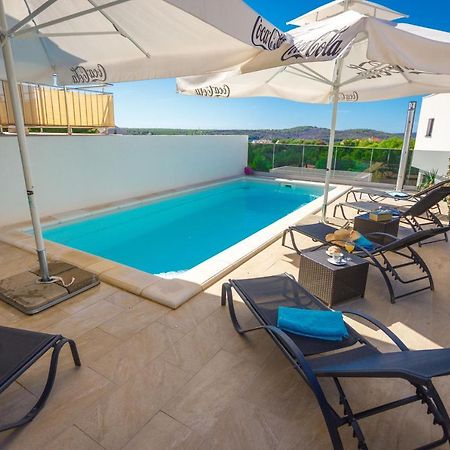 Apartment Jerry With Private Pool Milna  Zewnętrze zdjęcie