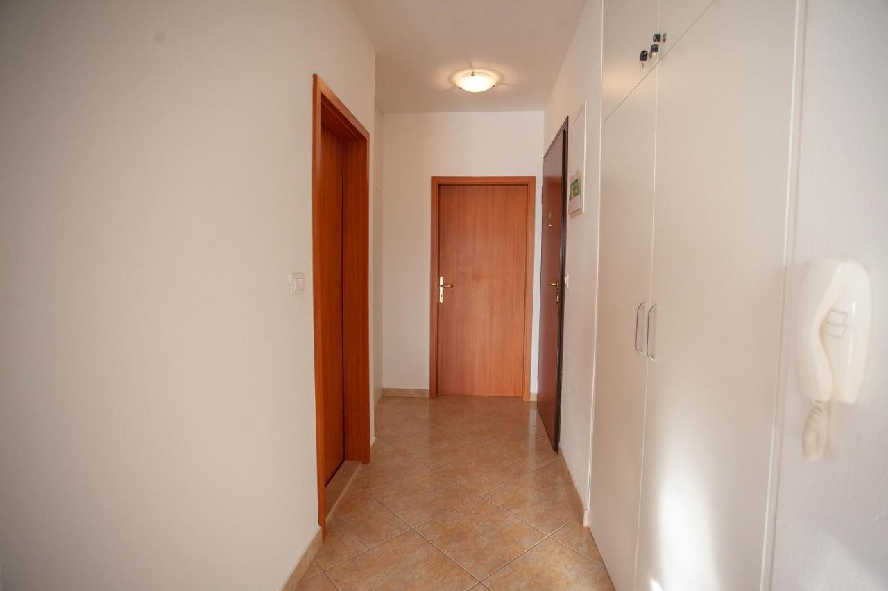 Apartment Jerry With Private Pool Milna  Zewnętrze zdjęcie