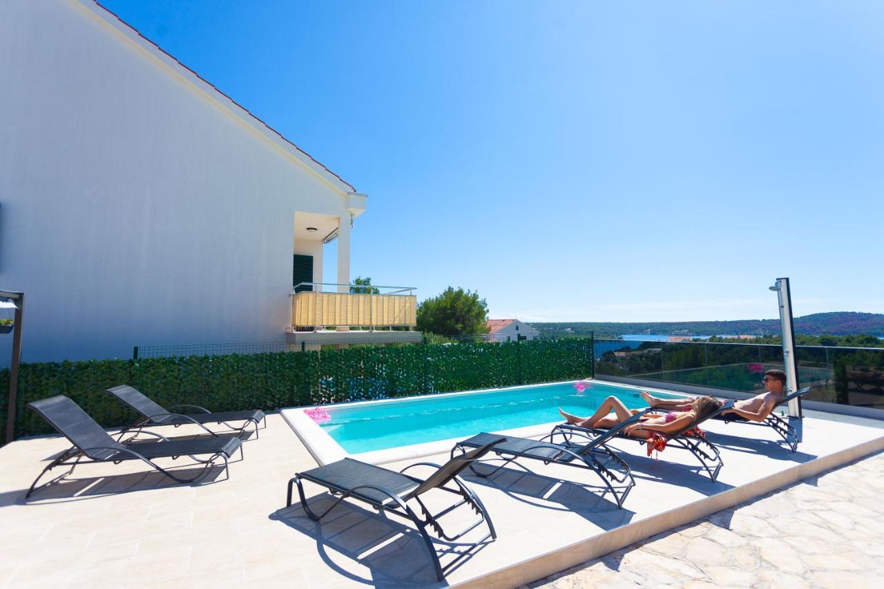 Apartment Jerry With Private Pool Milna  Zewnętrze zdjęcie