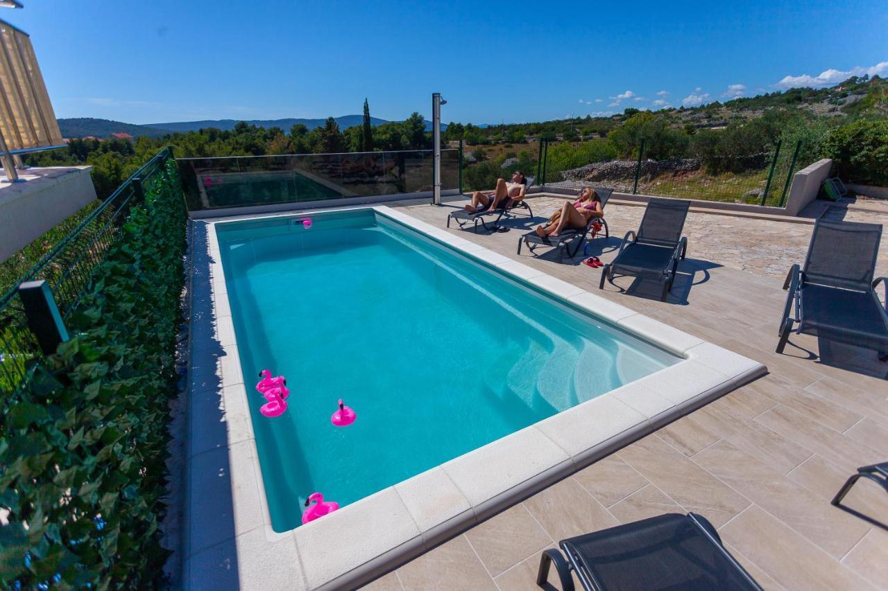 Apartment Jerry With Private Pool Milna  Zewnętrze zdjęcie