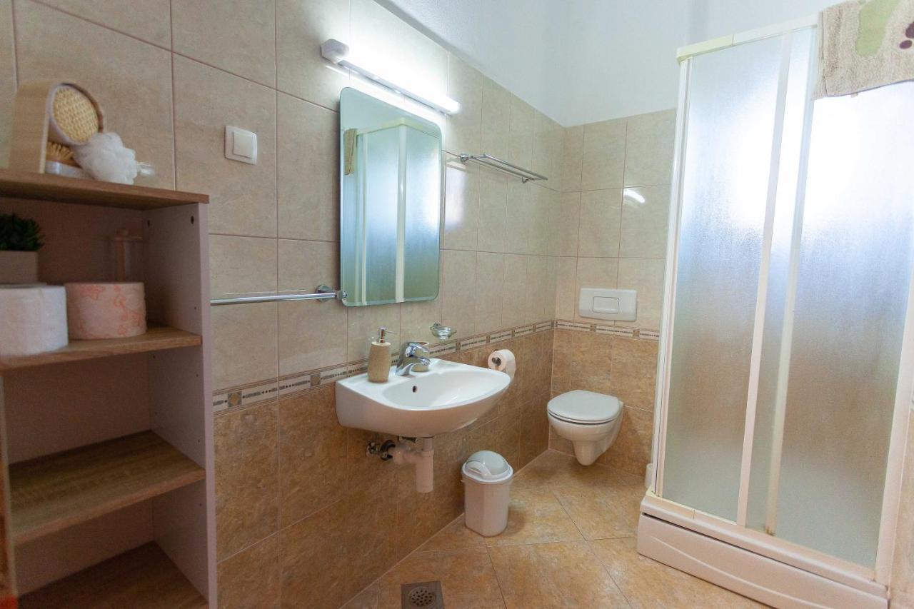 Apartment Jerry With Private Pool Milna  Zewnętrze zdjęcie