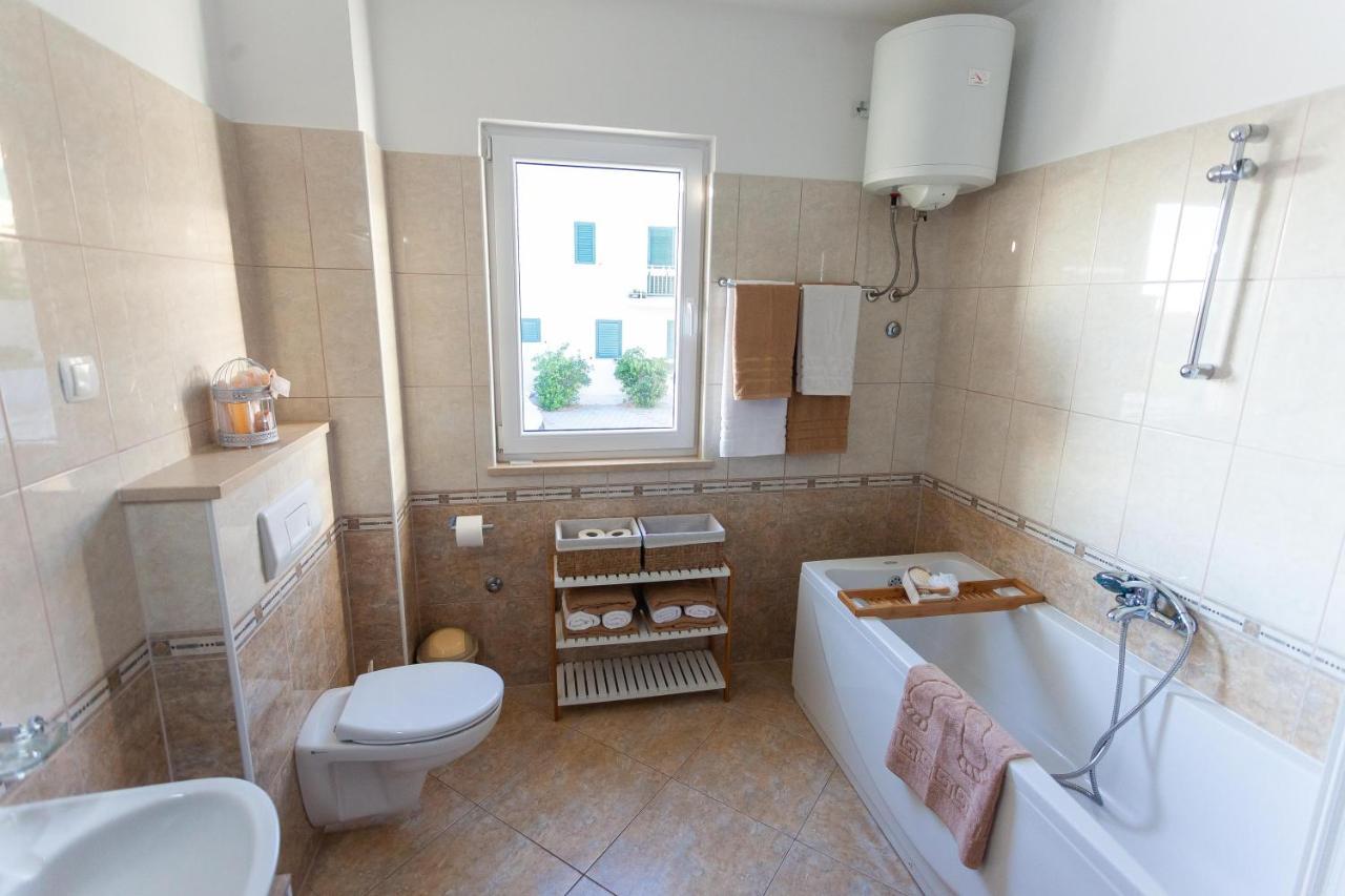 Apartment Jerry With Private Pool Milna  Zewnętrze zdjęcie
