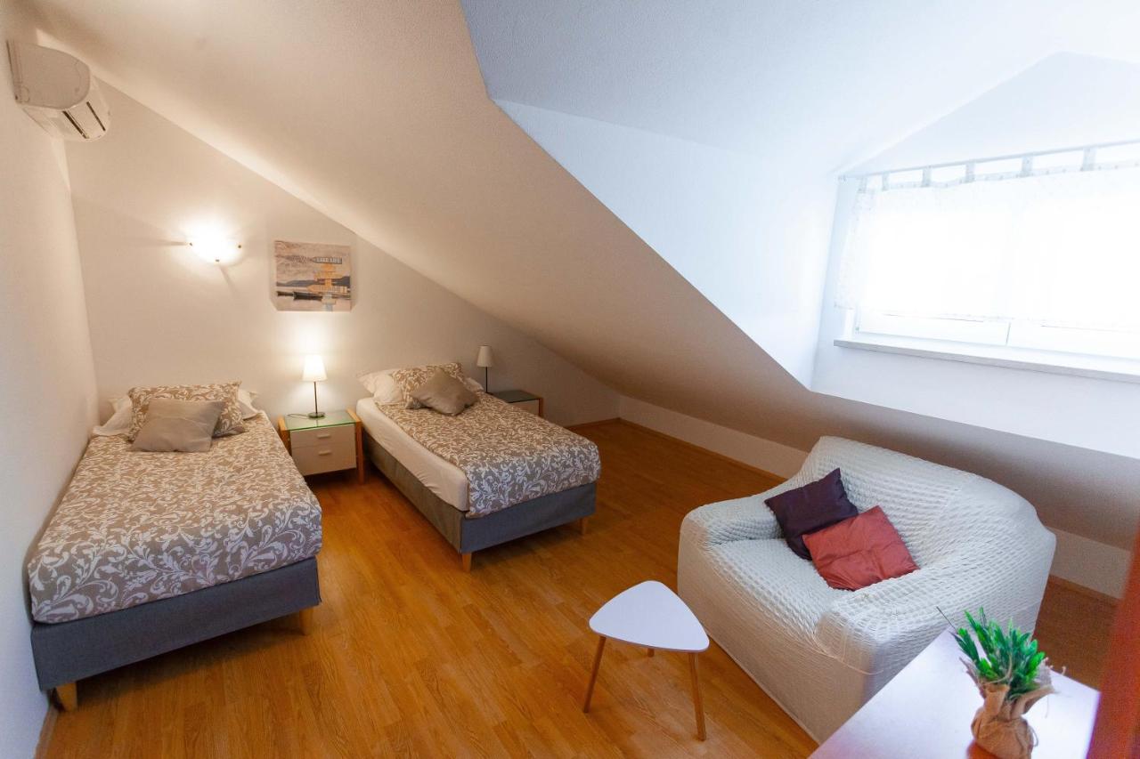 Apartment Jerry With Private Pool Milna  Zewnętrze zdjęcie