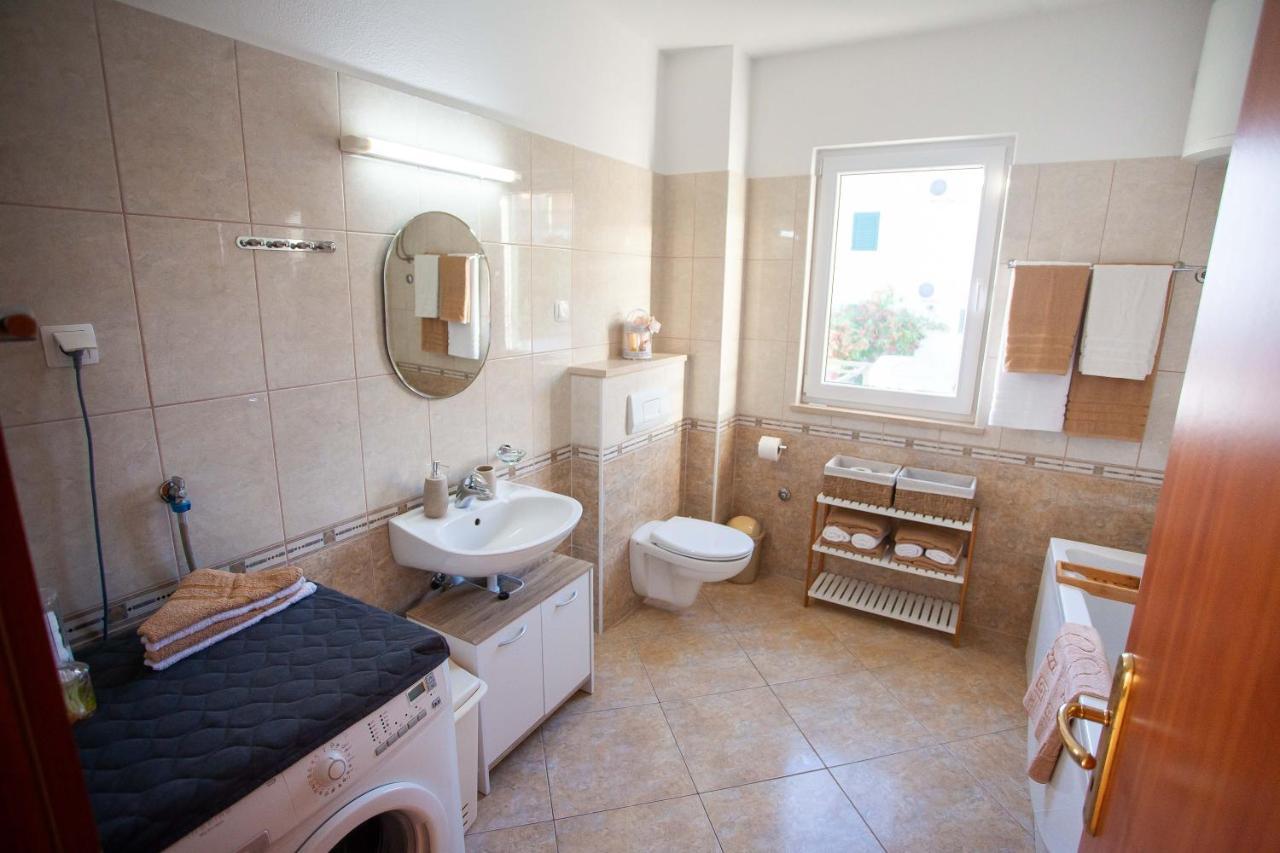 Apartment Jerry With Private Pool Milna  Zewnętrze zdjęcie