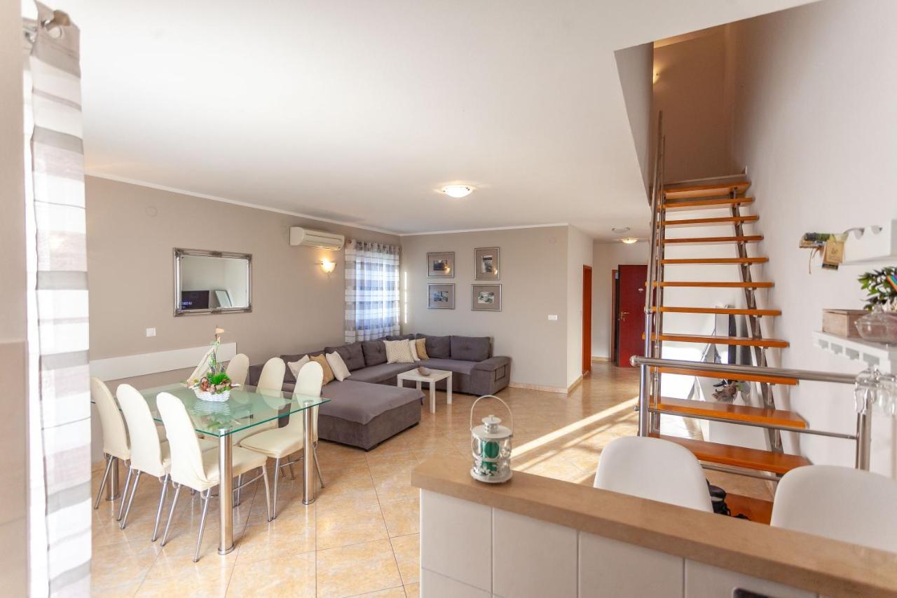 Apartment Jerry With Private Pool Milna  Zewnętrze zdjęcie