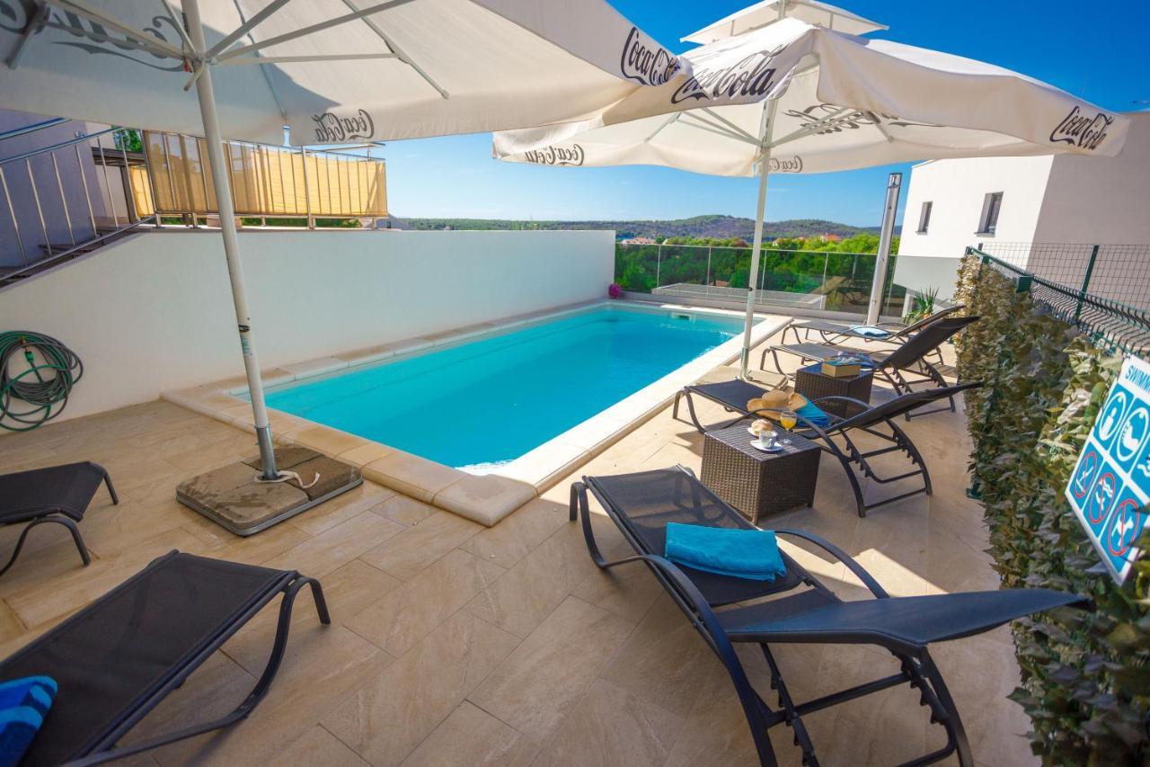 Apartment Jerry With Private Pool Milna  Zewnętrze zdjęcie