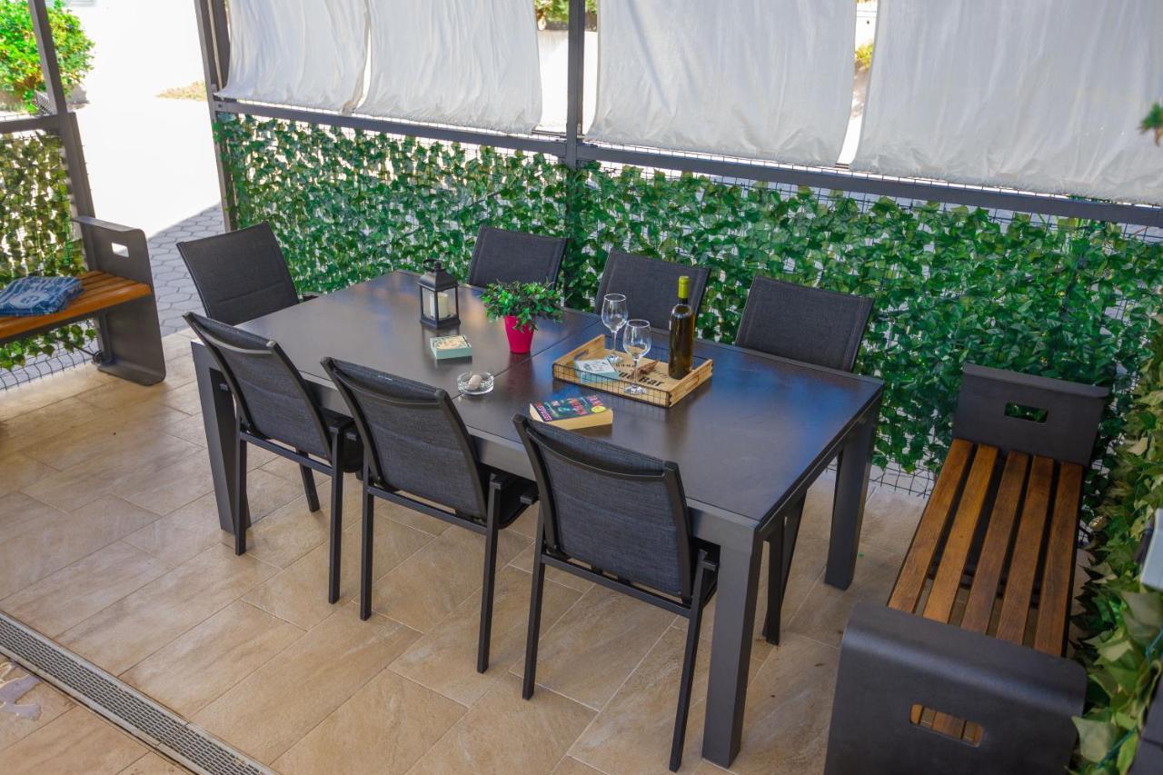 Apartment Jerry With Private Pool Milna  Zewnętrze zdjęcie