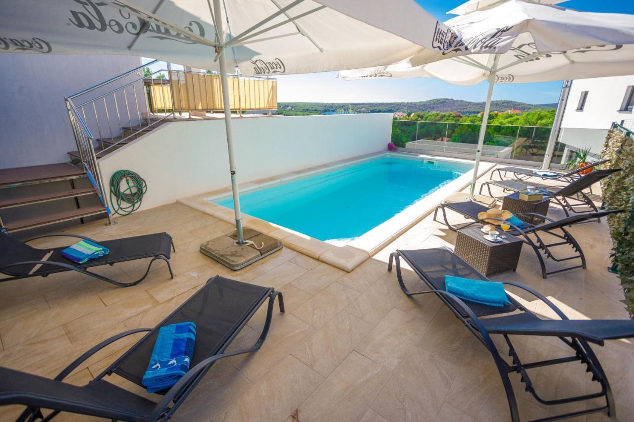 Apartment Jerry With Private Pool Milna  Zewnętrze zdjęcie